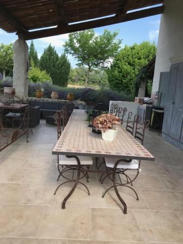 Bastide Campagne Canal Cucuron Ngoại thất bức ảnh